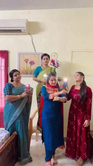 preetha reddy Instagram - #mamiyar #marumagal #fun #shootingbts #siragadikkaaasai #meena #vikatan #vijayaamma #shuruthi #salma #preetha #rohini #anilasreekumar #shotgapfun #happymoment #thegirls #trendingreels #trending #reelkarofeelkaro