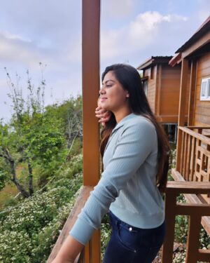 preetha reddy Instagram - Loving this view, even if it's just me 🥰

#kodaikanal #trip#friends #loveyourself #lovelife #friendship #team #siragadikaasai #shruthi #preethareddy #travel #naturelovers #photography #hillstation