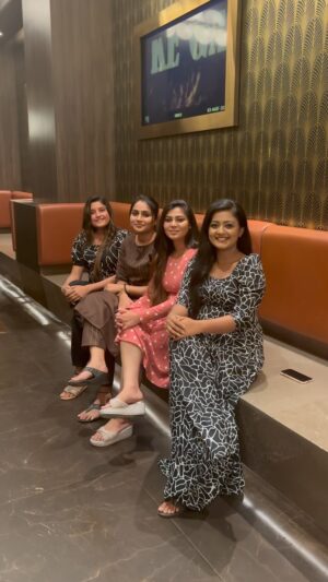 preetha reddy Instagram - First night out with Siragadikka aasai Girls 😍  Ghilli movie re release vibes🔥 #ghilli #nightout #movieout #firsttime #girlsout #vibes #energy #thalapathy #vijay #thrisha #meena #rohini #shurthi #gomathipriya #salma #preetha #siragadikkaaasai #vijaytelevision #vijaytv #behappy #bekind #blessed #thegirls #girlthings #thalapathyvijay #fangirlmoment #besties #teamout
