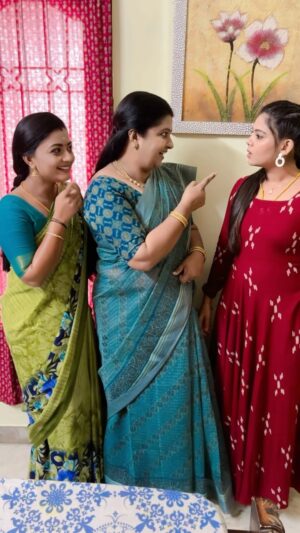 preetha reddy Instagram - #mamiyar #marumagal #fun #trending #trendingreels #siragadikkaaasai #vijaytelevision #vikatan #vijaya #shuruthi #meena #gomathipriya #preetha #anila #autograph #lovesong