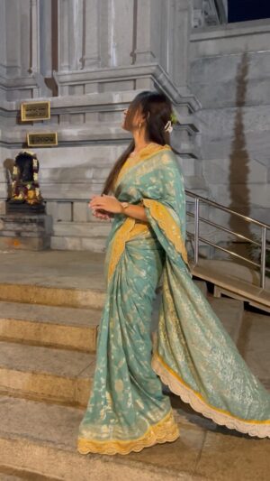sree priya Instagram - ✨

Saree : @swapnaboutique