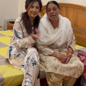 upma Sharma Instagram - Congratulations to the incredible @nirmalrishiofficial ma’am on receiving the Padma Shri award! Your talent and dedication continue to inspire us all. So proud to work with you! ❤️

#proudmoment #punjabiactress #nirmalrishi #upmasharma #padmashriaward