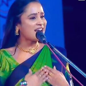 vj Santhiya Instagram - படித்ததை namba style la கொஞ்சம்
 பகிர்ந்துதான் பார்ப்போமே😍

#avalsanthiya #smilemore #spreadlove #90s #90skid #anbeysivam #liveyourbestlife #soundsanthiya #tamilpattimandram #lifestyle