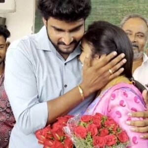vj Santhiya Instagram - எந்த மொழிகளும் இல்லாமல் 
வார்த்தைகளும் இல்லாமல்
விழியின் வழியே நிகழும்
உணர்வுகளின் பரிமாற்றம் 
கிடைப்பது வரமே!!! 
 - அவள்சந்தியா 😍🫂 

Love you Mama 🫂🥰@murali90m9 
என்னோட வாழ்க்கையில மிகப்பெரிய turning point ah kuduthathukku Thank you soooooo much 😍🫂athai @shanthiarvind 
Thank you dear🫂 @archana_kumaar 
Thank you soooooo much my shakthivel team 😍

Special thanks to @the_batman_society 😍🤝