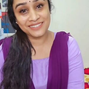 vj Santhiya Instagram - பல தருணங்களில்
சில வார்த்தைகள்தான் 
நமக்கு ஆறுதலாகிவிடுகிறது!!!
- அவள் 🤍

#smilemore #spreadlove #avalthoughts
#anbeysivam #avalsanthiya #lifecoach #soundsanthiya #liveyourbestlife #tamilquotes #ownvoice