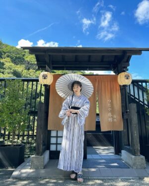 田所梓 Instagram - 来年のカレンダーが発売されました✨
今回はオフをテーマに箱根旅行の写真を撮っていただきました！めちゃくちゃ楽しいロケだったなー！！

Photograph:髙田 梓さん
Styling:下田 翼さん @tsubasashimoda 
Hair&Make:白川いくみさん @ikumi.hairmake