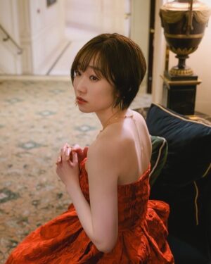 田所梓 Instagram - フランス🇫🇷で撮影したフォトブックの発売日が6月26日に決定です🥖✨自然体な写真多めになっているかなと思います！ぜひチェックして下さい〜👀
#azusatadokoro 
#tadokoroazusa
#田所あずさ