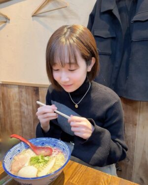 田所梓 Instagram - 結構前ですがTeam8thでラーメン🍜美味しかった〜！
南ちゃんがたくさん写真撮ってくれた！

#azusatadokoro 
#tadokoroazusa
#田所あずさ
#ミリアニ
#ラーメン