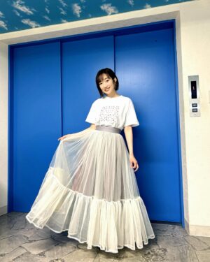 田所梓 Instagram - KoroAco-vol.1ご来場、ご視聴ありがとうございました！
久々にみんなとの距離が近いライブで楽しかったなぁ✨
アーカイブもありますのでぜひに！
今回のスタイリングもつばちゃんさん @tsubasashimoda 
ヘアメイクは尾関さん💄
おしゃれすぎるデザインでテンション爆上がりでした！
着られてうれしい🤤

#KoroAco
#azusatadokoro 
#tadokoroazusa
#田所あずさ