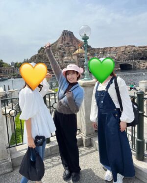 田所梓 Instagram - 先日友達とディズニーシーに遊びに行ってきました！
ラジャーに会えた〜🐅🩵
それからキャプテンがカッコ良すぎて…心臓が危なかった
気の知れた友達と楽しい時間でした〜！私の映え写真を本気で撮ってくれようとする友達🤣
「Journey to Fantasy Springs」がいい曲すぎて…新テーマポート楽しみだな😌🌸

#azusatadokoro 
#tadokoroazusa
#田所あずさ
#ディズニーシー