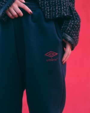 AAAMYYY Instagram - UMBRO for ADAM ET ROPÉ
@houyhnhnm_official @umbrojp @adametrope 

Photo @ryoheiambo 
Styling @yang_yu0924 
Hair & Make-up @narumi_tsukuba 
Model @mori_hayashi_mori （どんぐりず）
AAAMYYY（Tempalay）
Edit @tsune_808 Ai Saitou