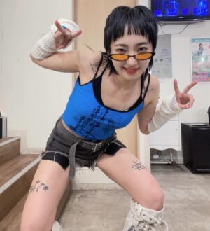 AKKOGORILLA Instagram - ノンストップ70分ステージ超超超しあわせでした✌️雨の日にLIVE来る猛者たちのGOOD VIBESがだいだいだいすきです❤️制作ラストスパートがんばれる！！！