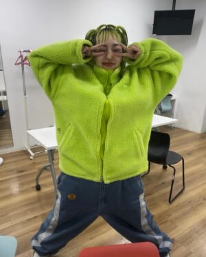 AKKOGORILLA Instagram - 今日はずっと登りたかったひとつの山をやっと越えたかんじがあるよ、ソロSETの自信ついた！⛰️めっちゃくちゃいい日だった！！！本当にあっこゴリラのファンってなんであんなにかわいいの？😡❤️ビタミン爆弾つくってまた会いにいくからね？😡💊💣🌠⭐︎

@meandyou_inc @parco_nagoya_official 
独立してるから当たり前だけど、やりとりして現場行ってプレイするまでぜんぶ1人だからどうしてもつよい顔してなきゃいけない、弱くたっていい場所は社会にほぼないなーって日々感じてるからこそ、今日みたいなあったかい場所を皆様が作ってくれたことシンプルにシェルターでした。本当にありがとうございました😭話足りなかったね！！！また会いたいです💚

1.TOKYO BANANAマッシュアップ
2.TRACK GRRRL
3.SAKIDASU
4.GOOD VIBRATIONS
5.self love (かきおろし)
6.GRRRLISM
7.グランマ
8.エビバディ BO
9.DON'T PUSH ME
10.肉屋 (新曲)
11.謝謝
12.やっちーまいな
13.MY NAME
14.I'm here
15.余裕
16.POWER SPOT (15秒だけ)