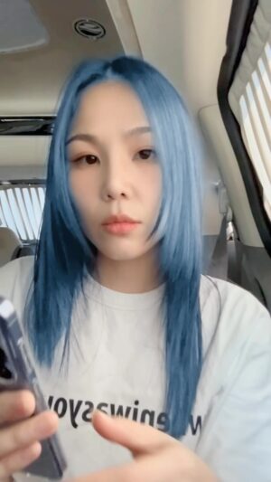 ALI Instagram - 🫐spot🫐 오늘 차가 너무 막혀서 음악 듣다가