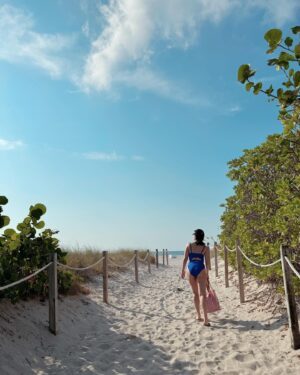 ALI Instagram - Morning beach 🏖️