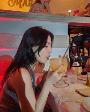 ALI Instagram - 가는 곳 마다 실패가 없었던! (그러나 코감기는.. 😷)
Oh, I wanna dance with somebody!
