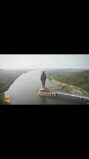 Aanand L. Rai Instagram - The Statue of Unity is a towering tribute to Sardar Vallabhbhai Patel, the architect of the Union of India. It is not only the world’s tallest statue but also stands as a testament to unity in diversity across a strong, modern #NewIndia. From the bustling streets of Ekta Nagar to the empowering tales of its people, this documentary is a story of transformation. Watch ‘Statue Of Unity: Ekta Ka Prateek’, presented by @akshaykumar and directed by @aanandlrai, premiering 8th March, Friday at 8 PM on @historytv18.

#StatueOfUnity
#EktaKaPrateek

@narendramodi @tourismgoi @sou.india @gujarattourism