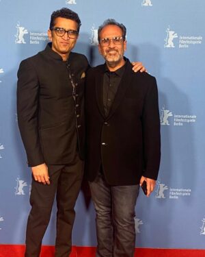 Aanand L. Rai Instagram - Henry Ford said Anyone who stops learning is old, whether at twenty or eighty. Anyone who keeps learning stays young. And #berlinfilmfestival proved it for me. What a learning !!!! Thank you @meenakshishedde @ashishbende #pareshmokashi @shariq_patel @kanupriyaaiyer @neejudge #berlinale @aatmapamphlet_film 💛💛💛