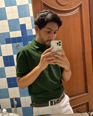 Aaron Ashab Instagram - clean or brewok? | dalam tema 13 going on 30
