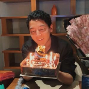 Aaron Ashab Instagram - make a wish ✨
