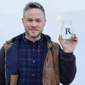 Aaron Ashmore Instagram - @halleajones #LockeandKey 🗝🗝🗝