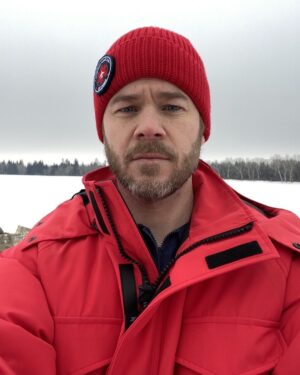 Aaron Ashmore Instagram - Brrrrrrrr it’s freezing in Winnipeg but @canadagoose is keeping us warm!!!