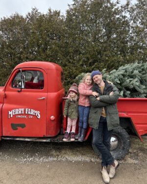 Aaron Ashmore Instagram - Annual Tree chop at Merry Farms. No snow but it’s definitely starting to feel like Christmas! 🎅🏻 🌲 🌟