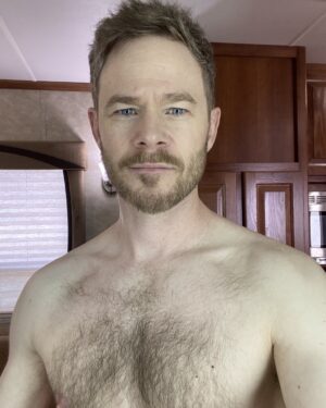 Aaron Ashmore Instagram - Getting ready for a shirtless scene and really trying to accept and embrace just how pasty I am….. 😬 I’m really looking forward to some fun in the sun.