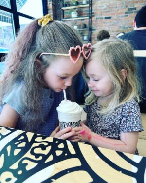 Aaron Ashmore Instagram - Happy bday my sweet Margot June! 4 looks good on ya baby. ❤️❤️❤️🧁🍰🎂