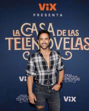 Aarón Balderi Instagram - Eres tu proyecto más importante, que no se te olvide. 😀
#lacasadelastelenovelas @vix
