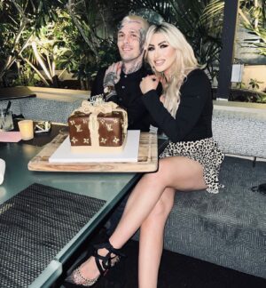 Aaron Carter Instagram - Happy birthday baby I love you more than words just know we can get through anything!! #Family 👨‍👩‍👦