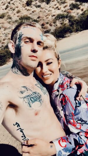 Aaron Carter Instagram - A dove struggling in a storm grows stronger than an eagle soaring in sunshine 🕊