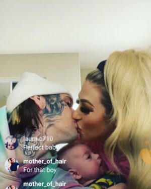 Aaron Carter Instagram - Nothing but smiles over here. #HouseOfCarter