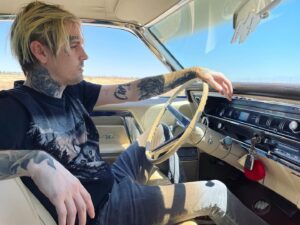 Aaron Carter Instagram - Driving in the desert 🏜 in the Riviera w my baby girl @missmelaniemartin Hope everyone had a blessed day. ❤️‍🔥