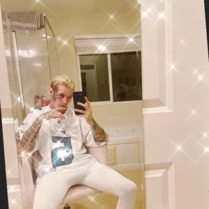 Aaron Carter Instagram - Bout to be a daddy 😇 #Blessed Engaged to my beautiful wife to be @missmelaniemartin #mommyanddaddy