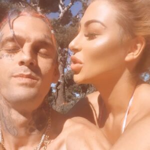 Aaron Carter Instagram - Take 3 every girl in the world lol. 🌎 my fiancé and I getting some sun ☀️ @missmelaniemartin