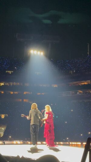 Aaron Dessner Instagram - Playing the Great War for the first time in Tampa....Never in my wildest dreams did I imagine getting to play a song for 80,000 people on acoustic guitar with @taylorswift❤️🥹❤️eternally grateful for all the music we have made and your friendship 

The #tstheerastour is the greatest show I've ever seen!!!!!