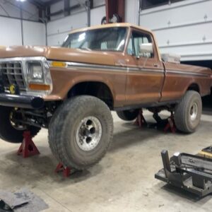 Aaron Kaufman Instagram - What a great week we had my homie @azwillis came up to hang after hill climb so we did gears and lockers in his fantastic #cumminsswapped Ford on #40s 
We all took a walk in the woods that I’ve always wanted to do and drove some old trucks around in the woods. 
Hope everyone had a great week as well. 🤙🏼
#magnaflow 
#F100
#f250
#f350
#lovewhereyoulive