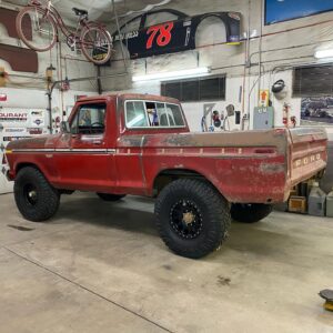 Aaron Kaufman Instagram - Well,  #RobetRedFord is short and it’s time to head to Vegas for the @sema show. I’ll be at all the @magnaflow events so if your in attendance come by and say hi. 

#magnaflow 
#f100
#f250
#dentsideford 
#lowboy