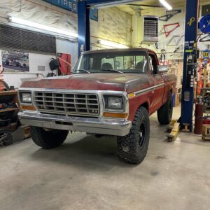 Aaron Kaufman Instagram - Well,  #RobetRedFord is short and it’s time to head to Vegas for the @sema show. I’ll be at all the @magnaflow events so if your in attendance come by and say hi. 

#magnaflow 
#f100
#f250
#dentsideford 
#lowboy