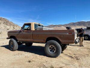 Aaron Kaufman Instagram - Hammers with the homies 

#magnaflow 
#f100
#f250
#thedez 
#kingofthehammers