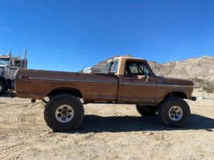 Aaron Kaufman Instagram - Hammers with the homies 

#magnaflow 
#f100
#f250
#thedez 
#kingofthehammers