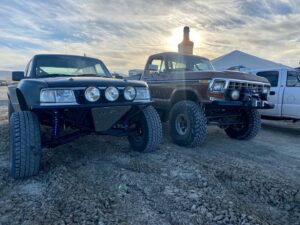 Aaron Kaufman Instagram - Hammers with the homies 

#magnaflow 
#f100
#f250
#thedez 
#kingofthehammers