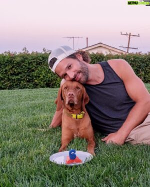 Aaron O'Connell Instagram - Happy birthday to my best buddy. 6 came fast. @figthewiggler