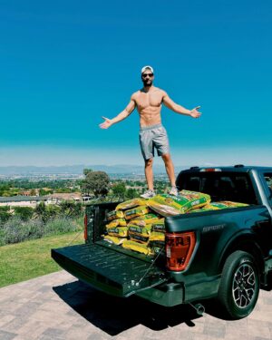 Aaron O'Connell Instagram - 1 man, 30 bags of soil, and 75 degrees. #gettingafterit ☀️