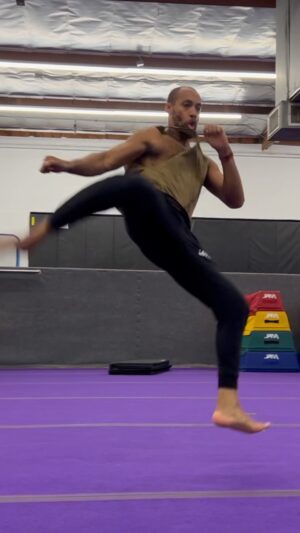 Aaron Toney Instagram - #kicks #tkd #naruto #flow #core #move #movement #go #martialarts #basics #fitness #jamfam #jam