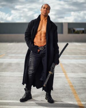 Aaron Toney Instagram - Continuing to building at  our own pace. Stay tuned… “shall we! 😈 
#tb with @tonyxchu #fitness #actor ☺️#action #drama #traps #core #poc #sword #swordsman #culture #forhalvon