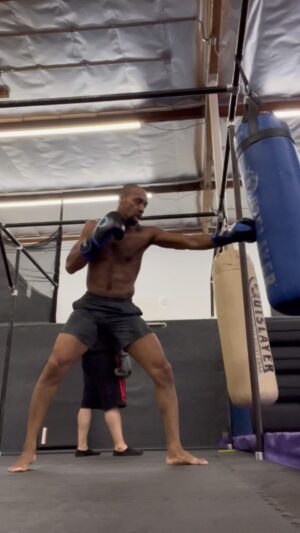 Aaron Toney Instagram - Hello 42, Let’s continue ☺️ Shall we. Bag work #flow work #boxing #core #fitness #poc #black #work #move #over40 #stateofmind #growth