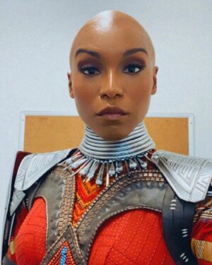 Aaron Toney Instagram - #tb on #wakandaforever with the amazing soul Ivy Haralson @ivy_titanium 

What can I say. She is such awesome energy to be around and she did never without a smile. Thank you Ivy. Continue to shine. And thank you for all your hard work, as a Dora, an Okoye dbl, and Midnight Angel 🔥💪🏾

#stunts #action #marvel #poc #culture