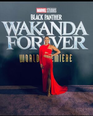 Aaron Toney Instagram - #tb on #wakandaforever with the amazing soul Ivy Haralson @ivy_titanium 

What can I say. She is such awesome energy to be around and she did never without a smile. Thank you Ivy. Continue to shine. And thank you for all your hard work, as a Dora, an Okoye dbl, and Midnight Angel 🔥💪🏾

#stunts #action #marvel #poc #culture